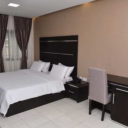 Urban Metro Inn Lagos Exteriör bild