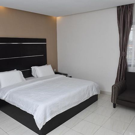 Urban Metro Inn Lagos Exteriör bild